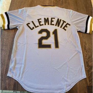 1x Nike Clemente 21 players Jersey & 2 players T shirts